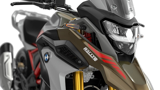 Vemos los faros LED con luz diurna de la G 310 GS.