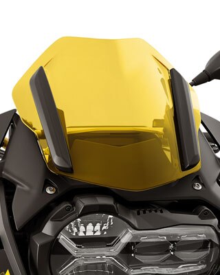 Vemos el parabrisas deportivo en amarillo en la edición 40 Years GS.