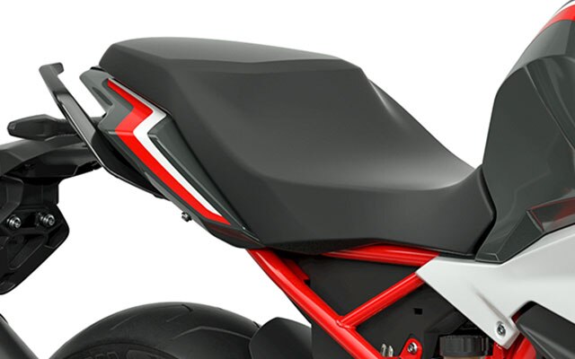Vemos el asiento ergonómico de la G 310 R.