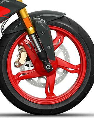 Vemos la rueda de fundición de aluminio de la G 310 R.