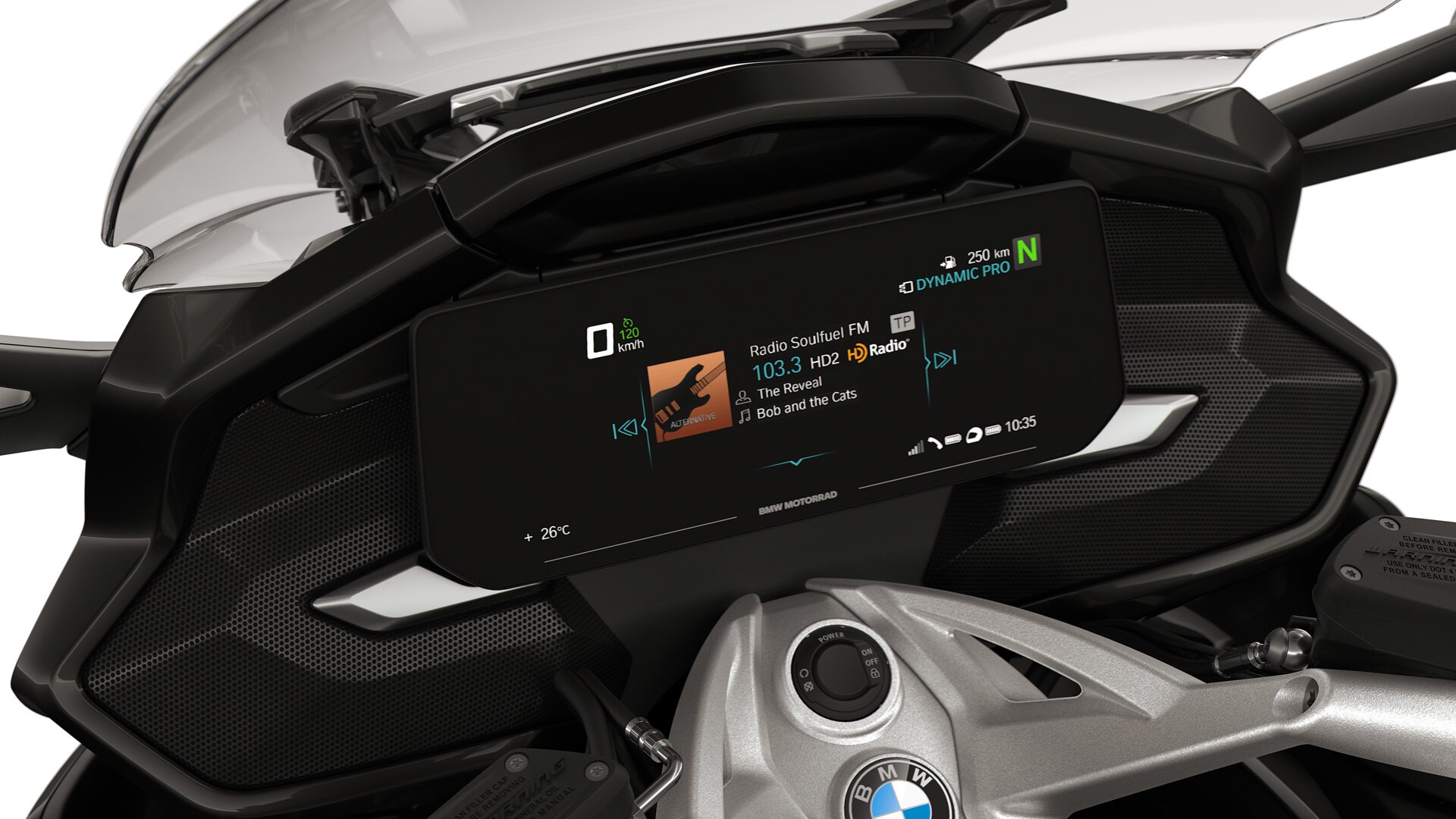 Enfoque en la pantalla TFT y en el motor Boxer de la K 1600 GT.